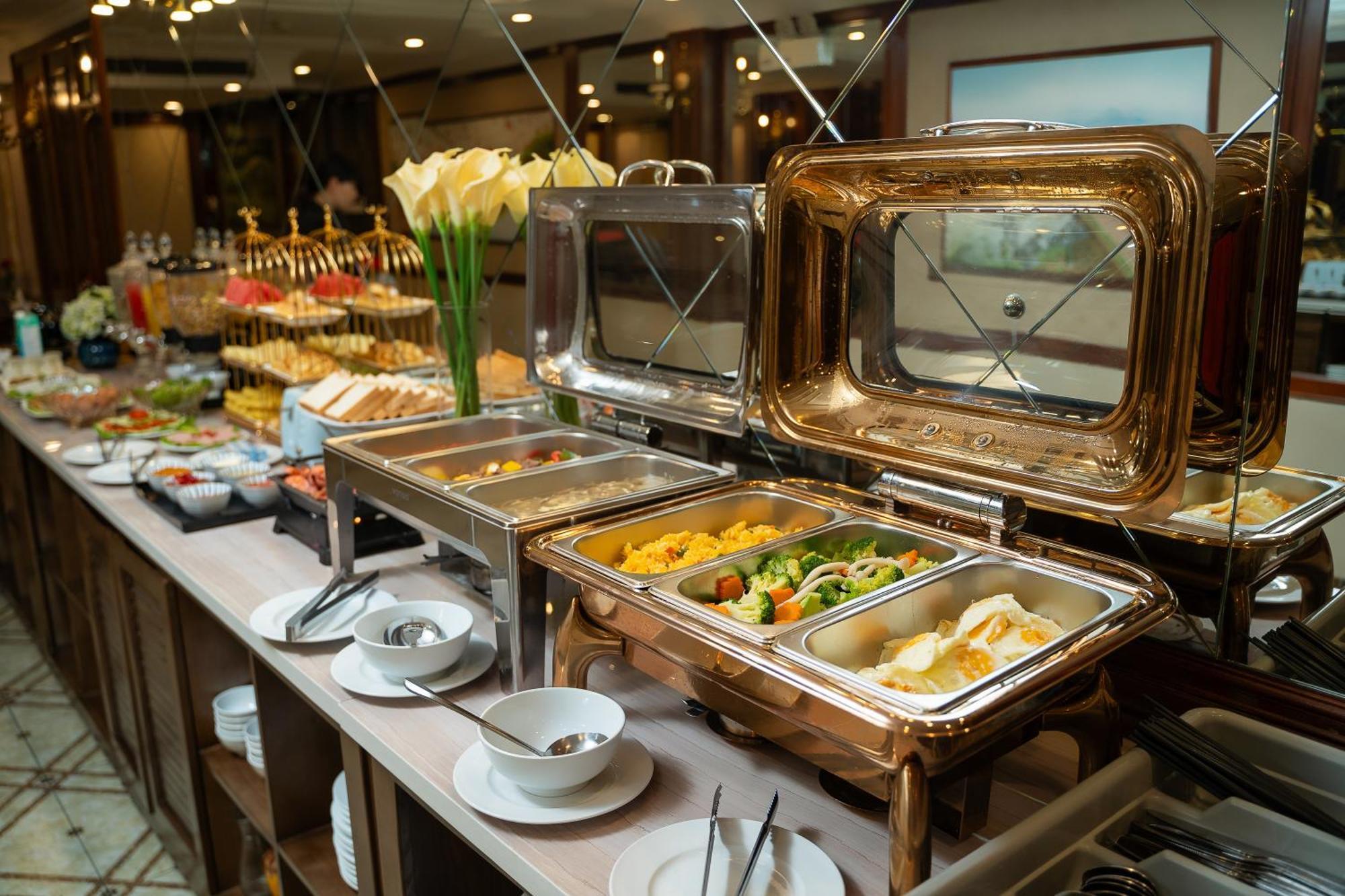 The West Hotel & Spa Ханой Екстериор снимка